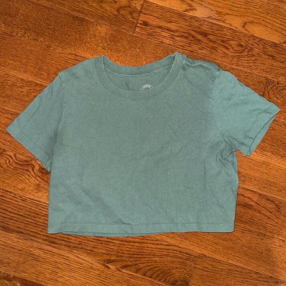 Urban Outfitters Green Cropped Tee
